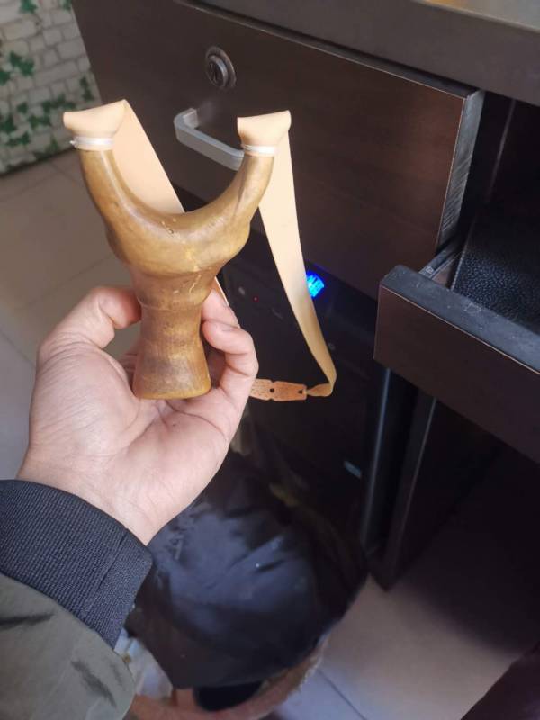 弓照自己的手感磨的，感觉真没必要最求多贵的弓，找个木质可靠的自己加工，顺手就行， ...